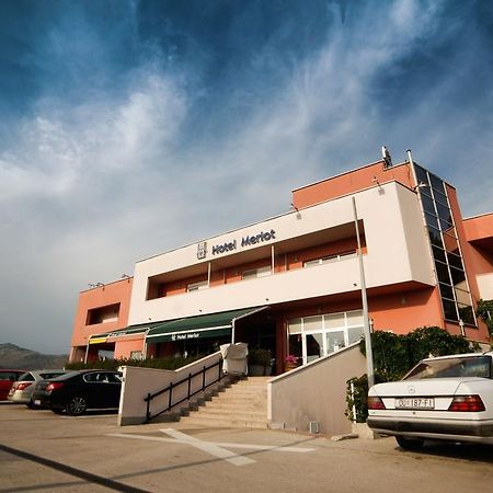 Hotel Merlot Opuzen  Екстериор снимка
