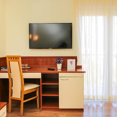 Hotel Merlot Opuzen  Екстериор снимка
