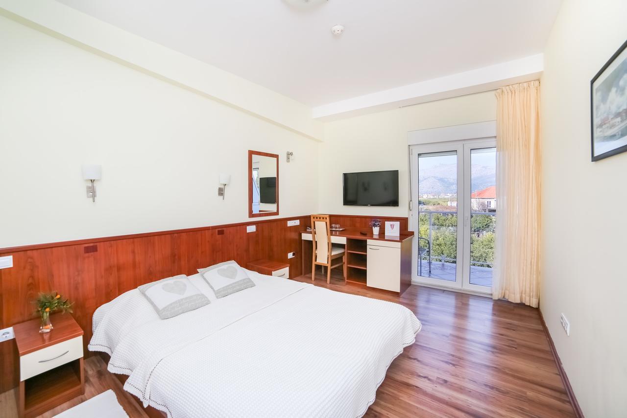 Hotel Merlot Opuzen  Екстериор снимка