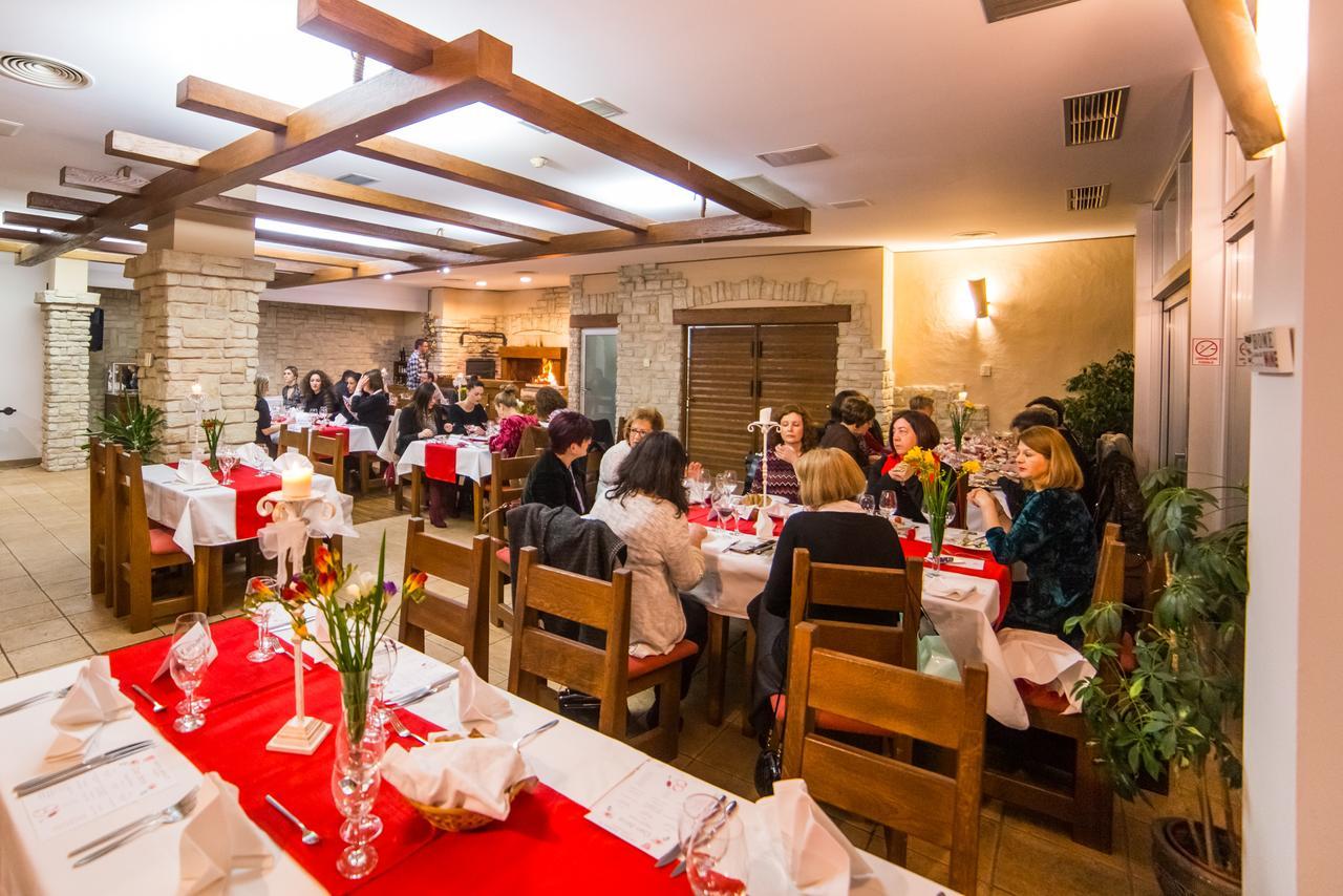 Hotel Merlot Opuzen  Екстериор снимка
