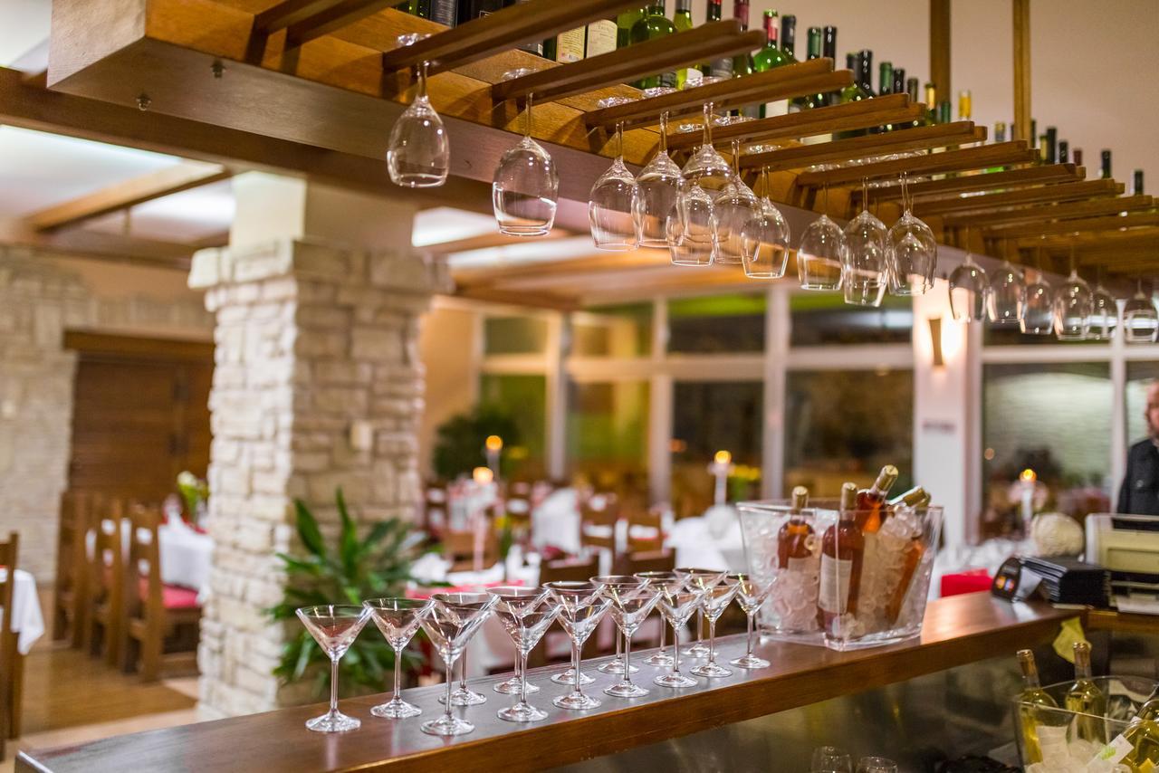 Hotel Merlot Opuzen  Екстериор снимка