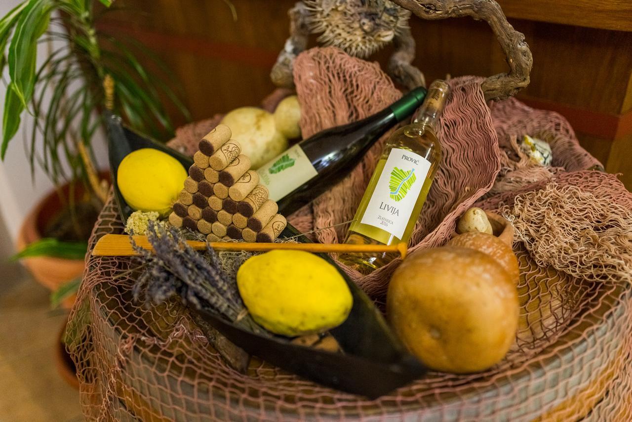 Hotel Merlot Opuzen  Екстериор снимка
