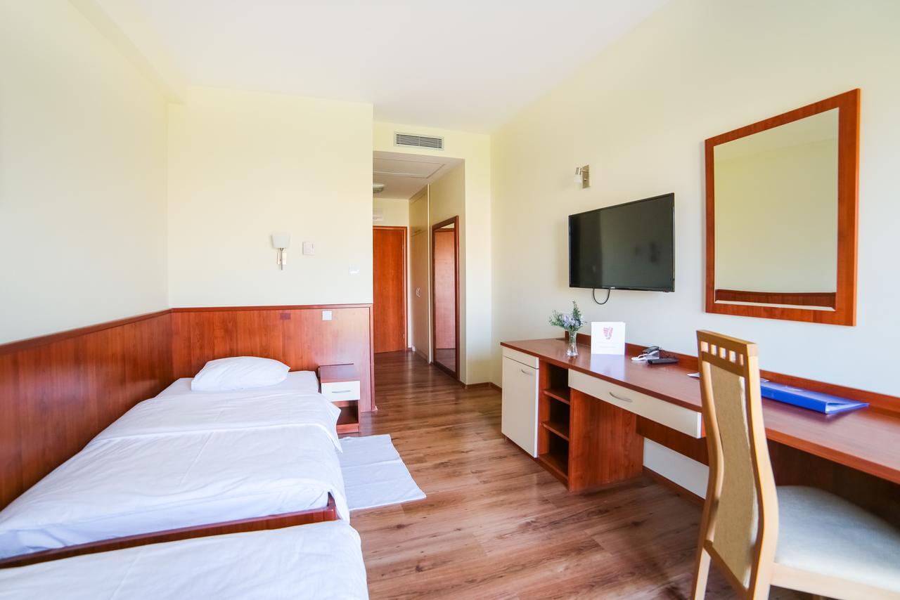 Hotel Merlot Opuzen  Екстериор снимка