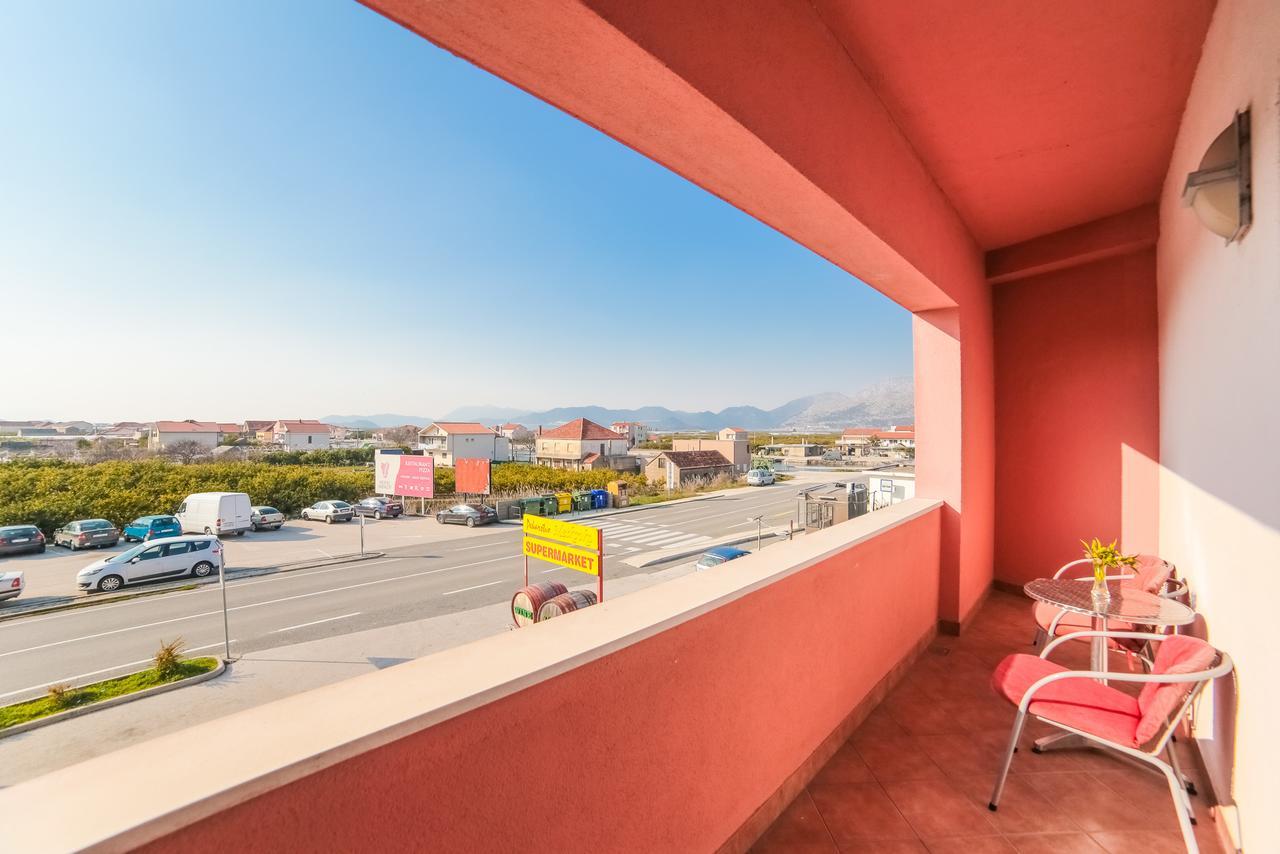 Hotel Merlot Opuzen  Екстериор снимка