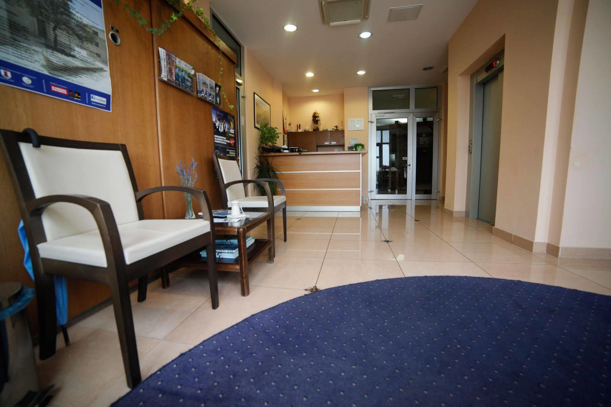 Hotel Merlot Opuzen  Екстериор снимка